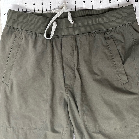 Vuori sz large athletic joggers A14 - Picture 5 of 5